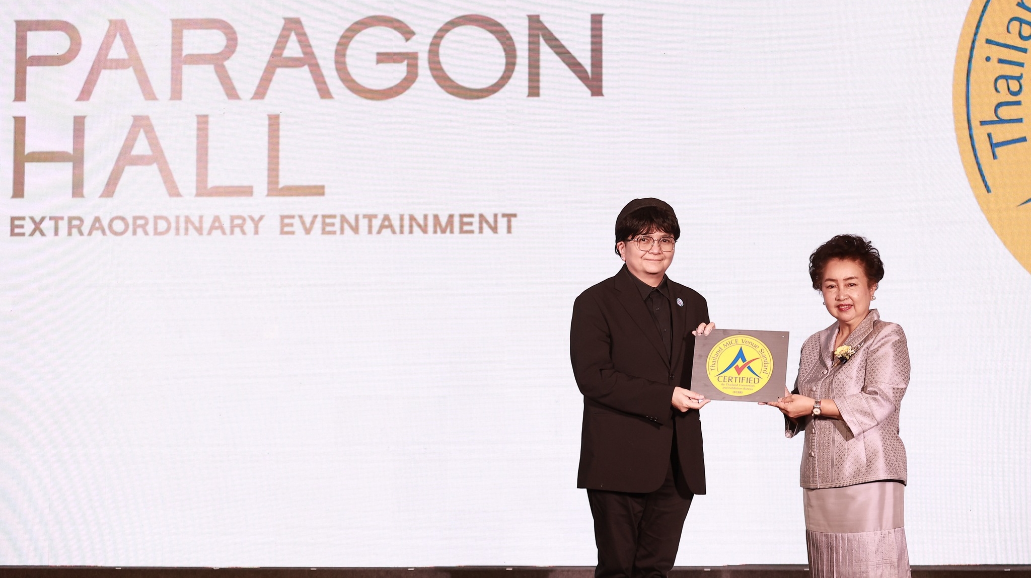 พารากอน ฮอลล์ เดินหน้าสู่การเป็นผู้นำสถานที่จัดงานอีเวนต์และความบันเทิงระดับโลก คว้าสองมาตรฐาน ASEAN MICE Venue Standard (AMVS) และ Thailand MICE Venue Standard (TMVS)